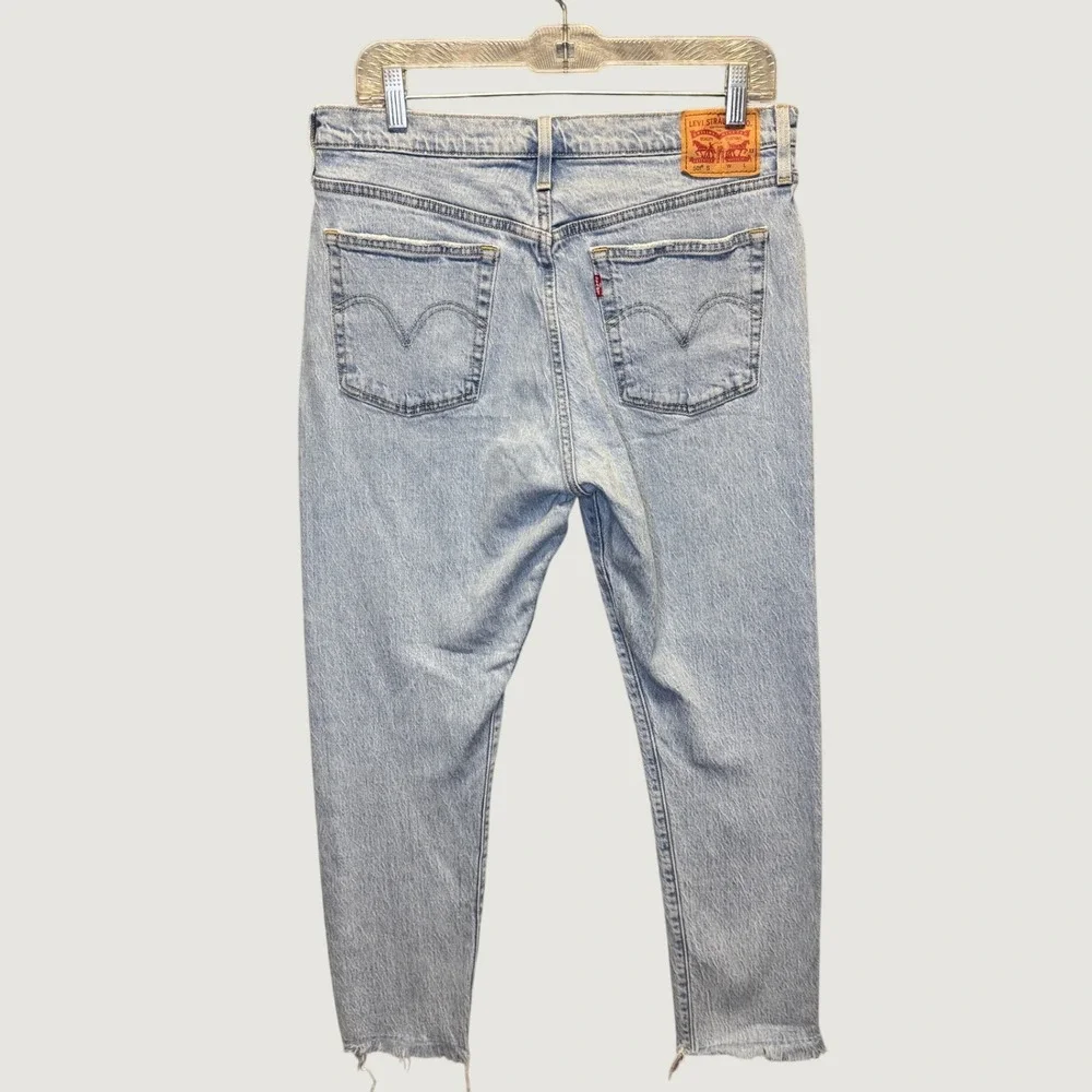Levis light wash